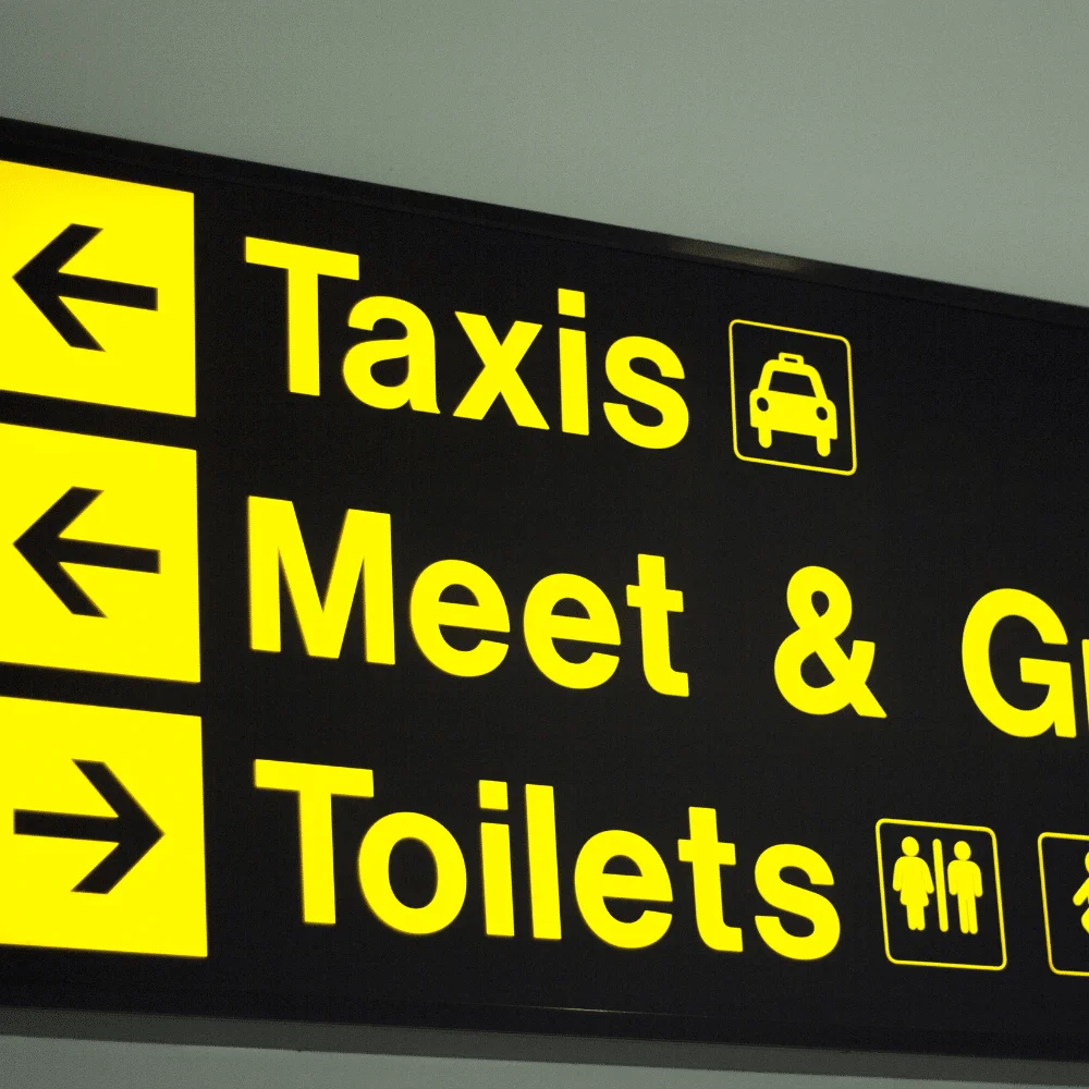 Airport transfer service in Poole, including taxis to Gatwick, Heathrow, and Bournemouth Airports.