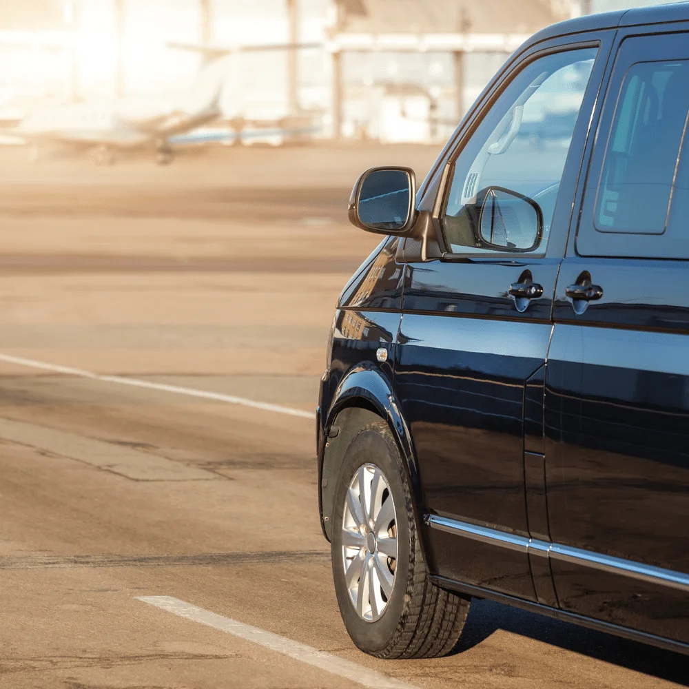 Airport transfer service in Poole, including taxis to Gatwick, Heathrow, and Bournemouth Airports.